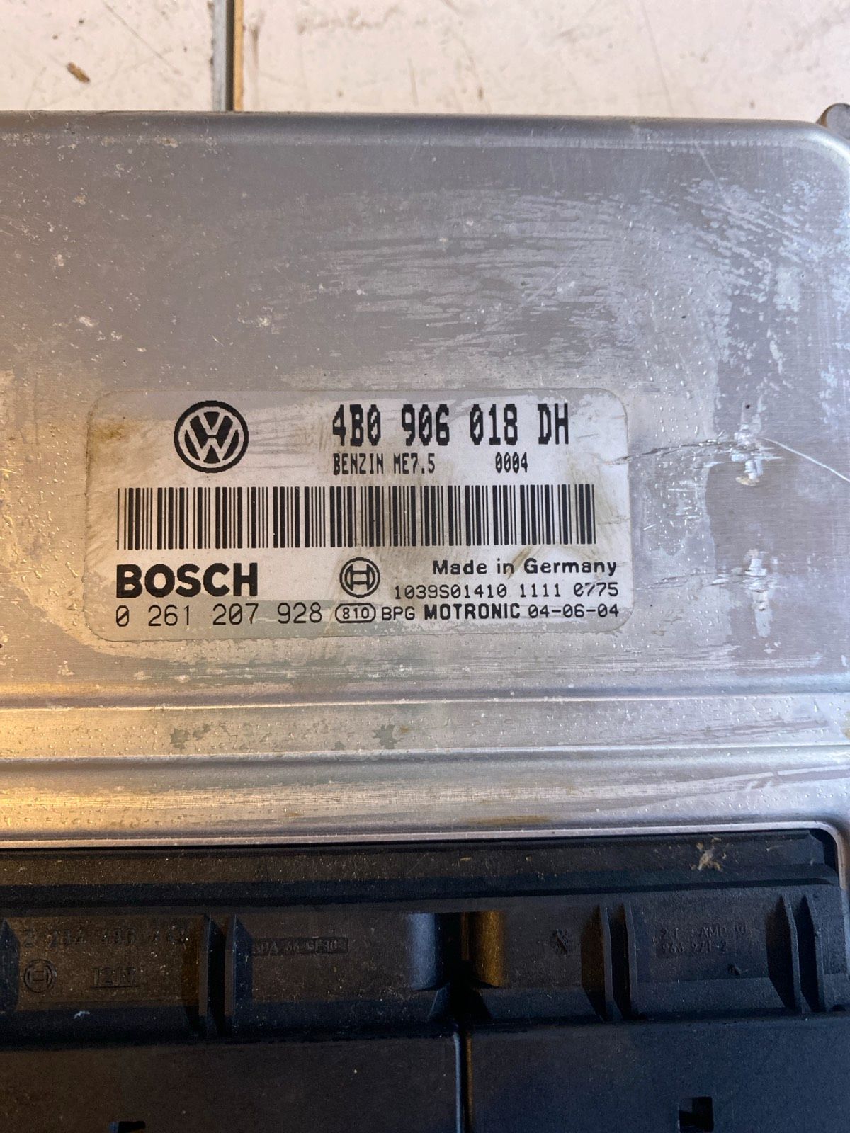 Audi/VAG 1.8 Turbo AWT 4B0906018DH 0261207928 Motorsteuergerät