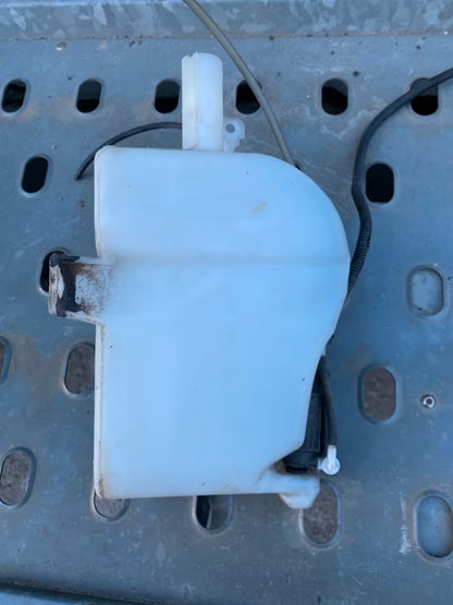 Nissan Wischwasserbehälter