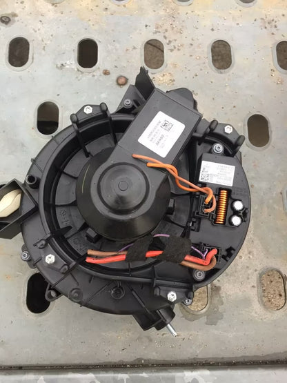 Mercedes W246 B200 Gebläsemotor A2469064100