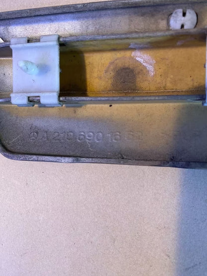 Mercedes W210 Zierleiste Kotflügel rechts A2106901662
