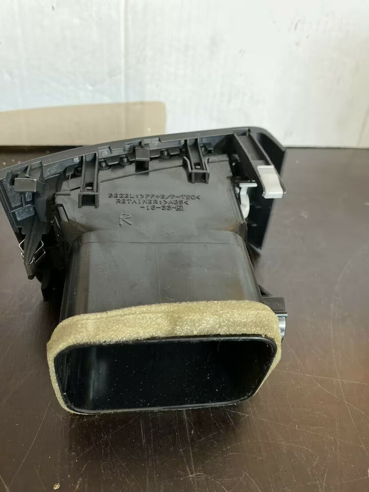 Toyota Corolla Verso E12 Lüftungsdüse rechts 5567013040BO