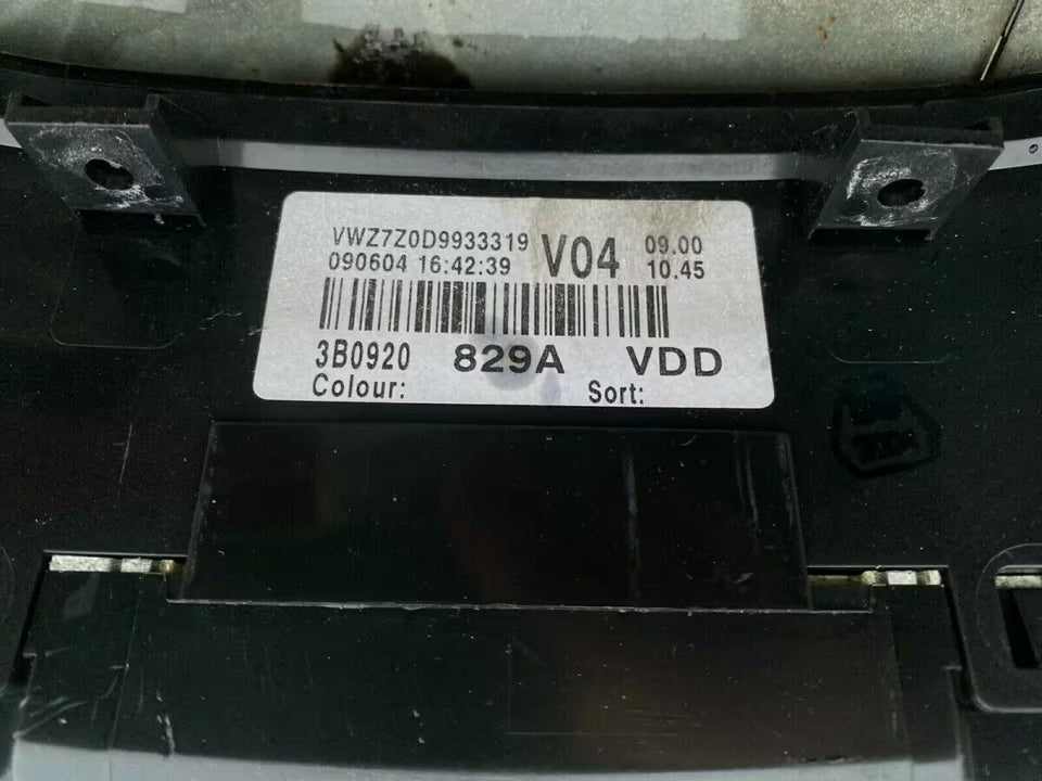 VW Passat 3BG /3B6 Tachometer 3B0920829A 1.9TDI