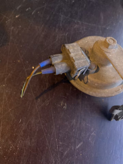 VW Golf 3 Vento Signalhorn mit Halterung