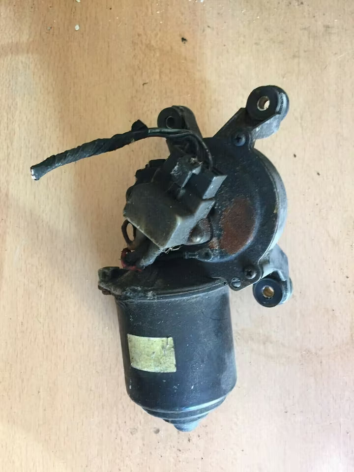 Nissan Micra K10 Heckscheibenwischermotor