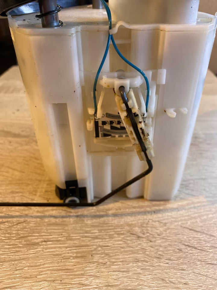 Mercedes W901 Kraftstoffgeber VDO 9015421317 95-00