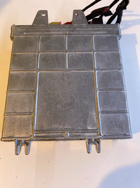 Audi A4 B5 Motosteuergerät 0261203554 / 8D0907557B