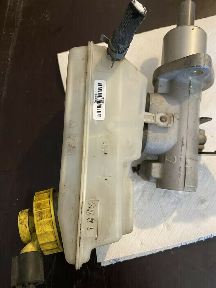 Hauptbremszylinder mit Behälter /Seat Alhambra/7M3611303