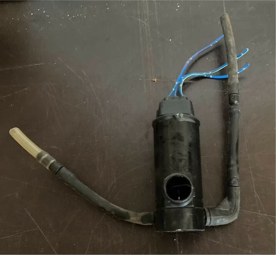 Toyota Corolla Verso E12 Wischwasserpumpe 85330-44010