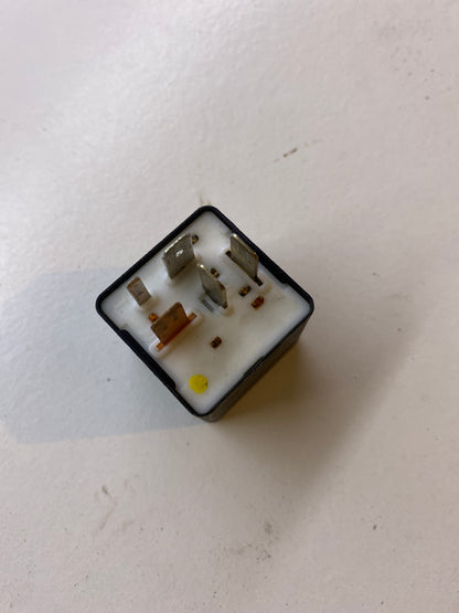 Relai Nr. 219 / 443951253AA