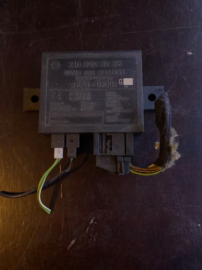 Mercedes W202 Steuergerät 2108203226 Zentralverriegelung