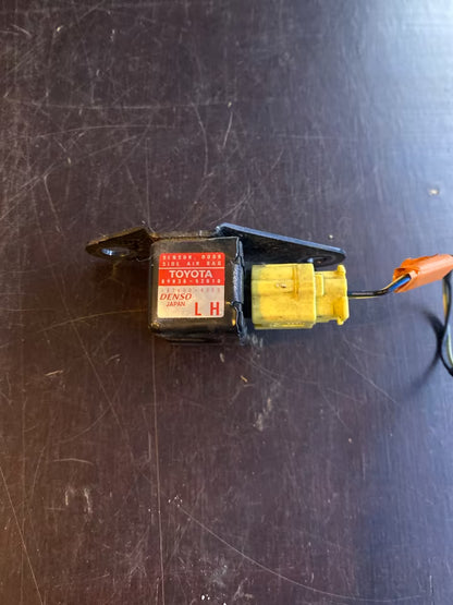 Toyota Yaris Türaufprallsensor Links 89835-52010
