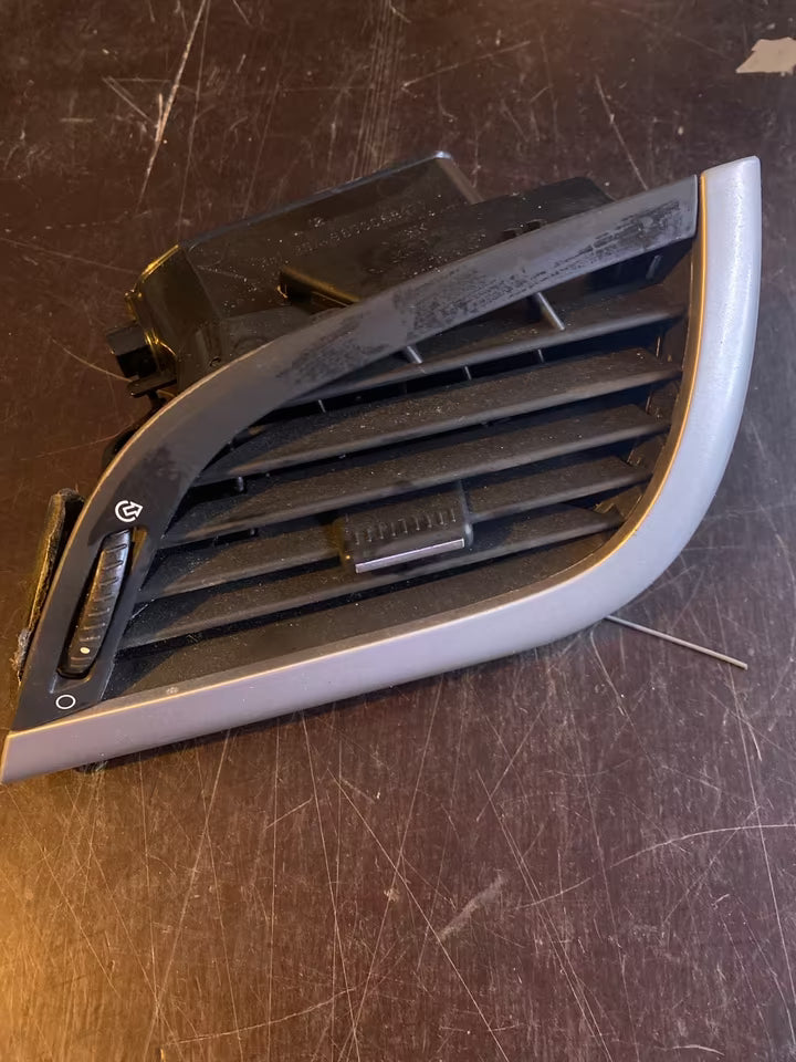 Peugeot, 207 Luftdüse defekt