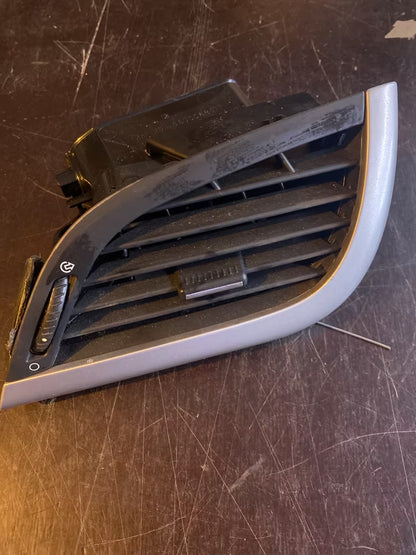 Peugeot, 207 Luftdüse defekt