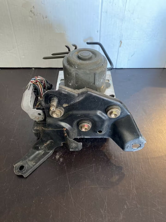 Toyota Corolla Verso E12 Hydraulikblock