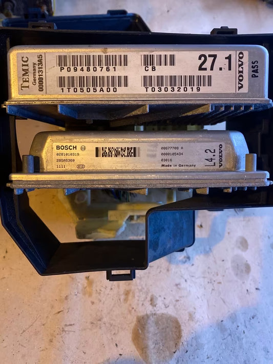 Volvo V70 2.4 Motor- u. Automatiksteuergerät 0281010319