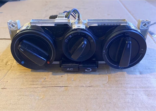 VW Passat 3B 96-00 Klimabedienung 1J0820045G