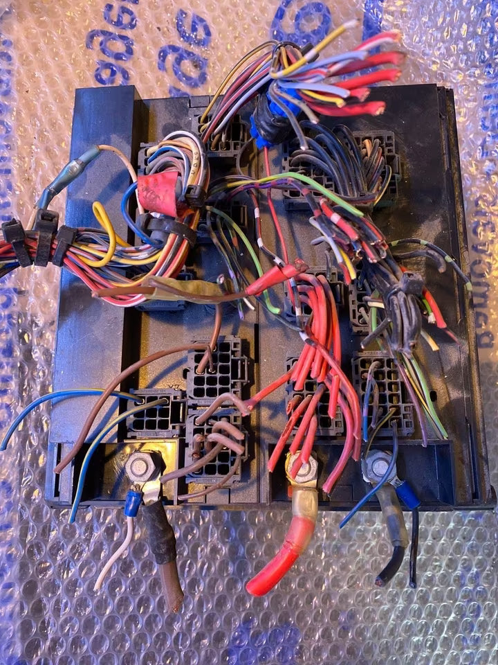 Mercedes-Benz LKW 970.23__A0015433615 Sicherungskasten