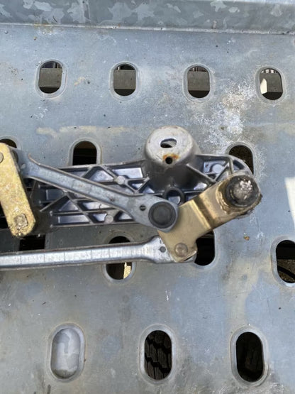 Mercedes W220 Scheibenwischergestänge mit Motor 3391098390 Bosch