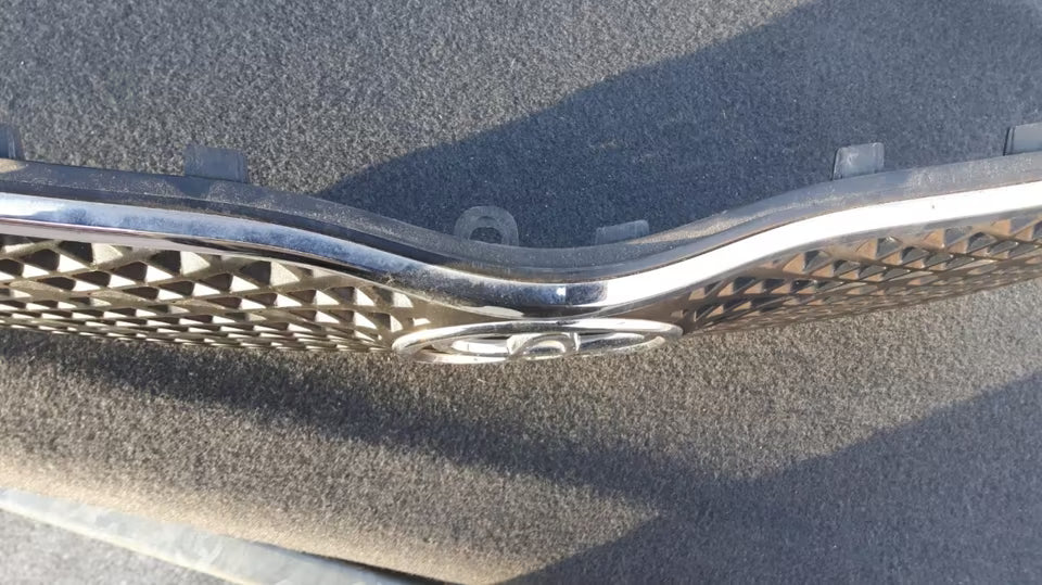 Toyota Corolla E12U Frontgrill Bj:2002