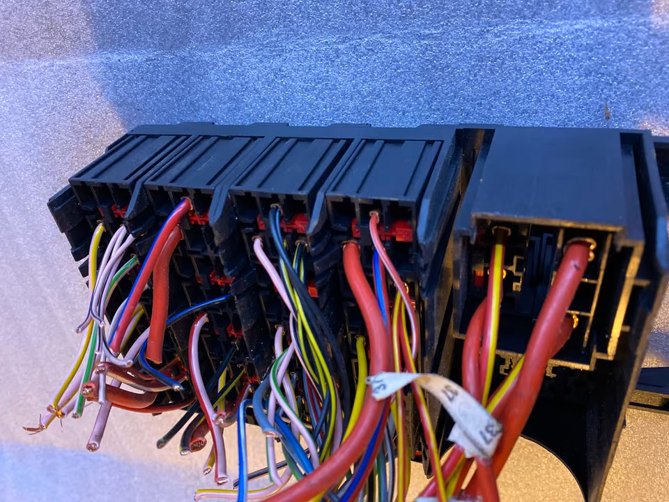 Mercedes Benz C 200 W202 Sicherungskasten Sicherung A2085450040