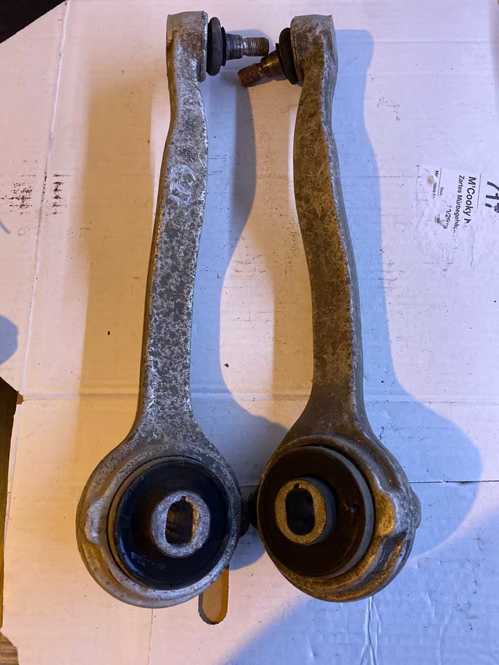 Mercedes W203 2x Querlenker Achsschenkel 2033331014