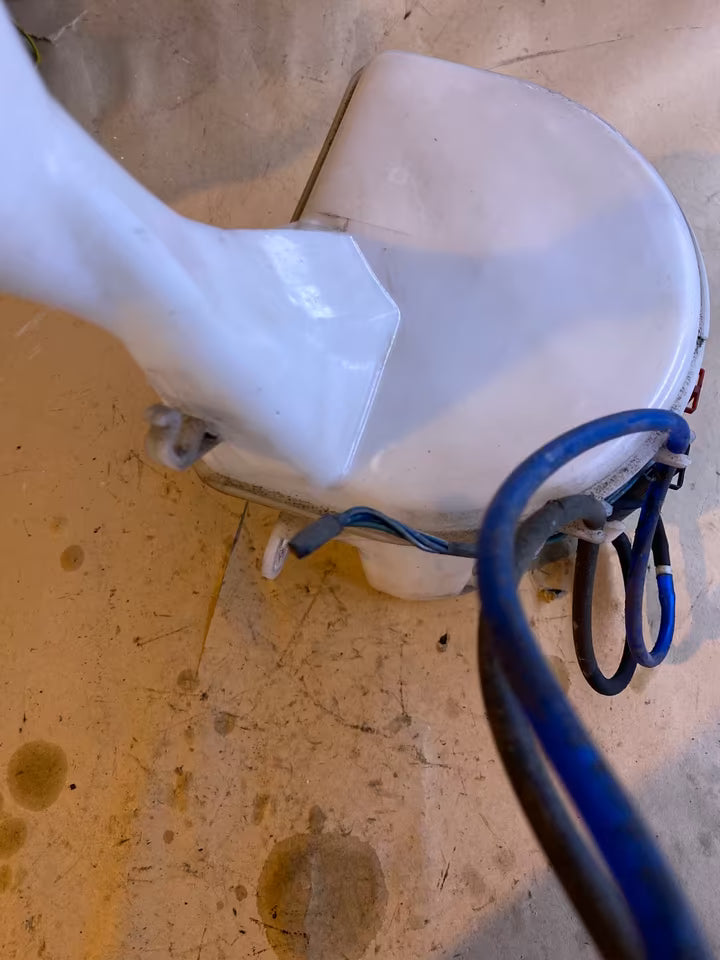 Toyota Yaris Wischwasserbehälter 001177