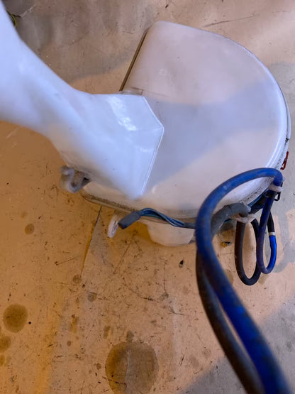 Toyota Yaris Wischwasserbehälter 001177