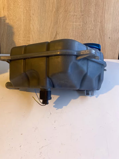 Audi A4 B6 8E0121403 Ausgleichsbehälter