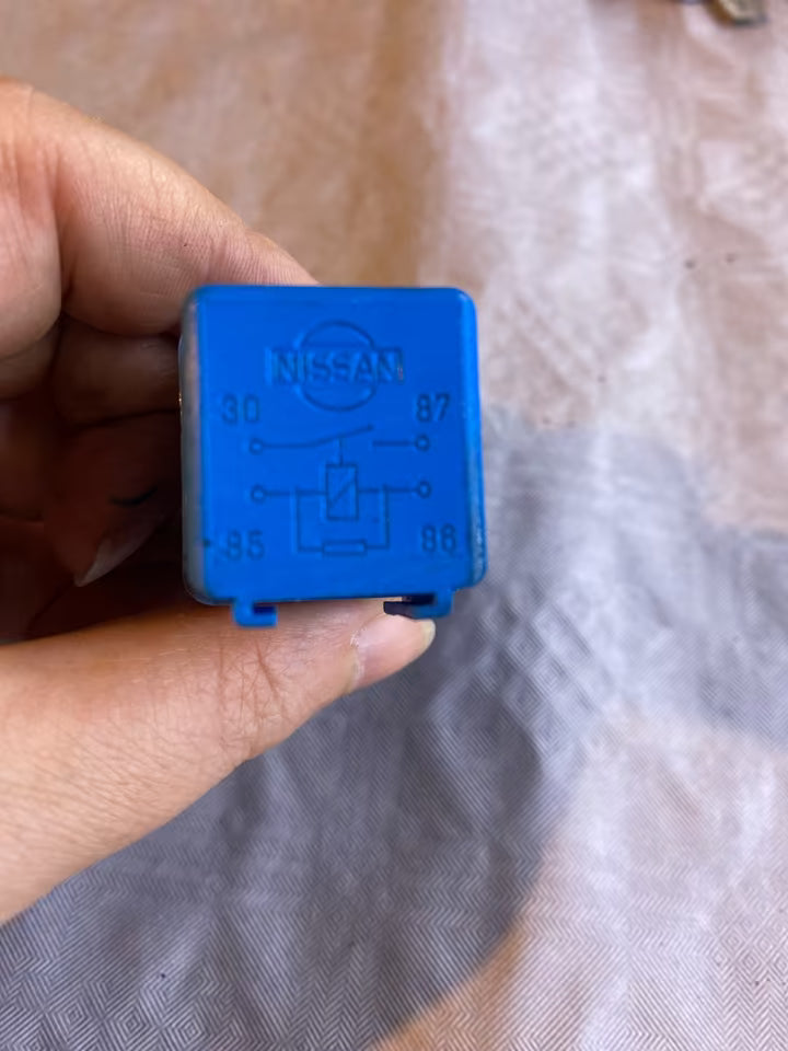 Nissan Micra K11 BJ.99 Relais 1M 252309F900 4RA94001065