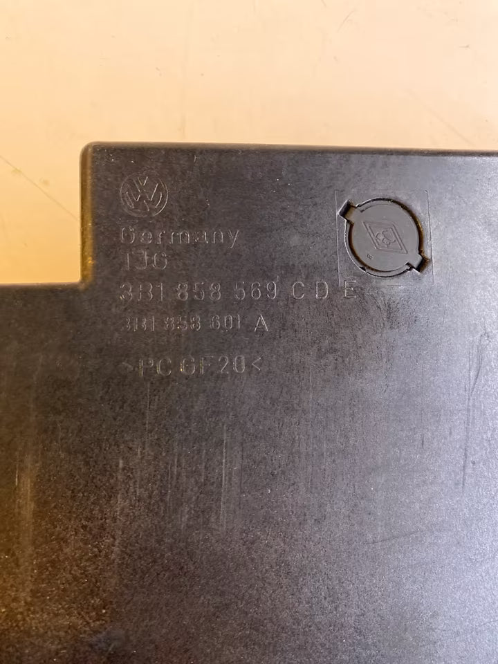 VW Passt B5Getränkehalter 3B1858589 / 3B1858601