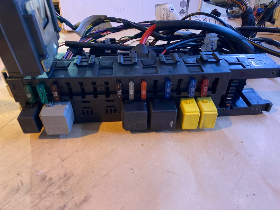 Mercedes W203 Relaikasten A2095450101