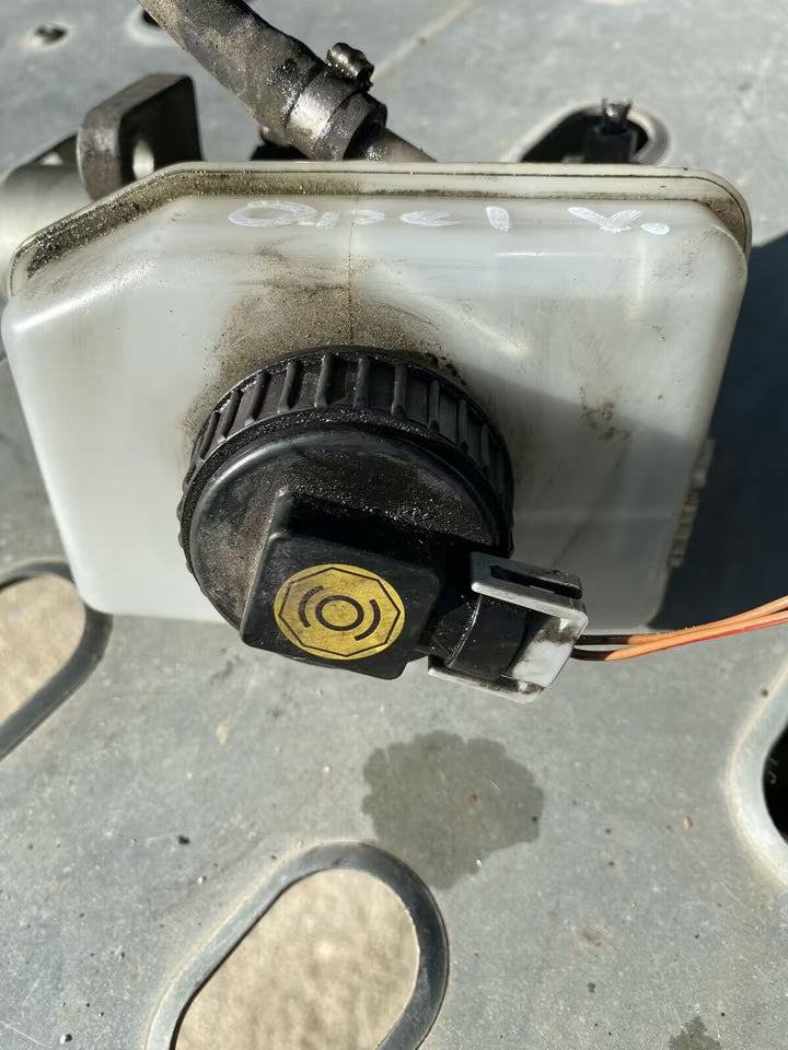 Opel Vectra B 2.2 146PS Hauptbremszylinder