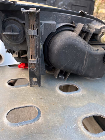 Ford Mondeo 3 Kombi Scheinwerfer links 1S7113006AL