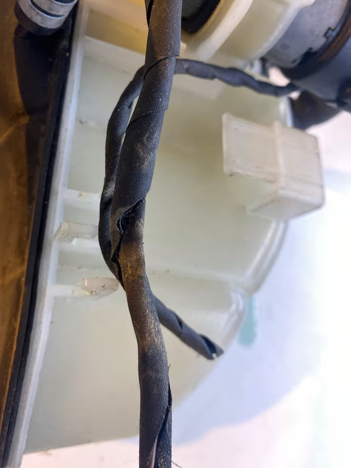 Mercedes W203 Ausgleichbehälter und Umwälzpumpe 2035000049