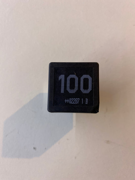 Relai 100 7M0951255A