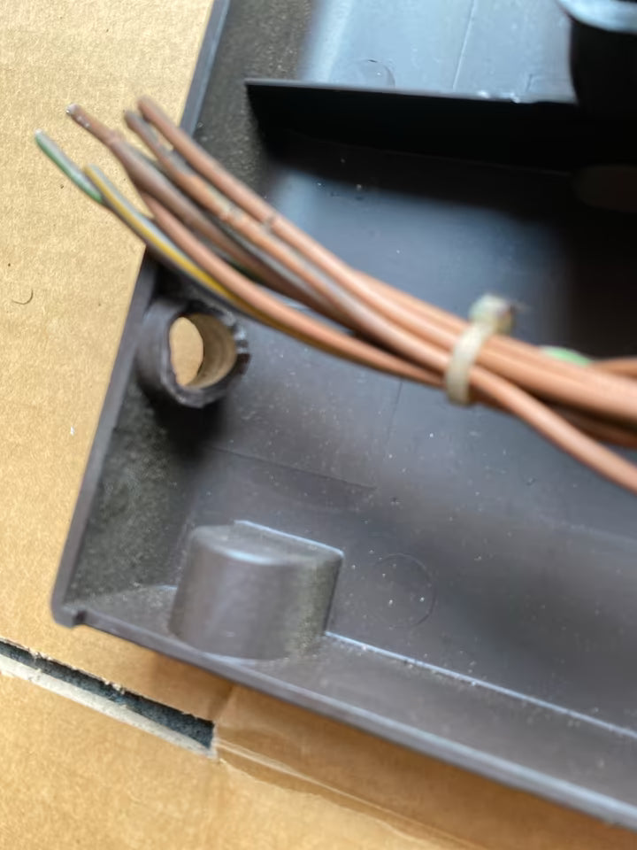 Mercedes 507 D Mittelkonsole 6736880008