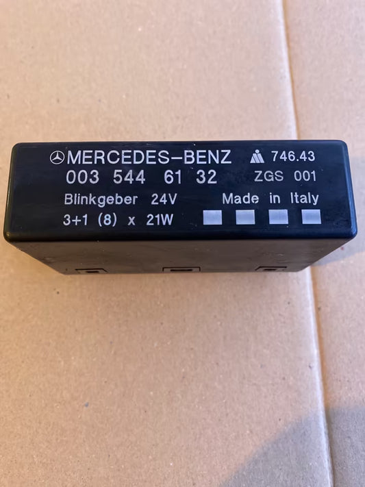 A0035446132 Original MERCEDES Actros Blinkgeber Relais