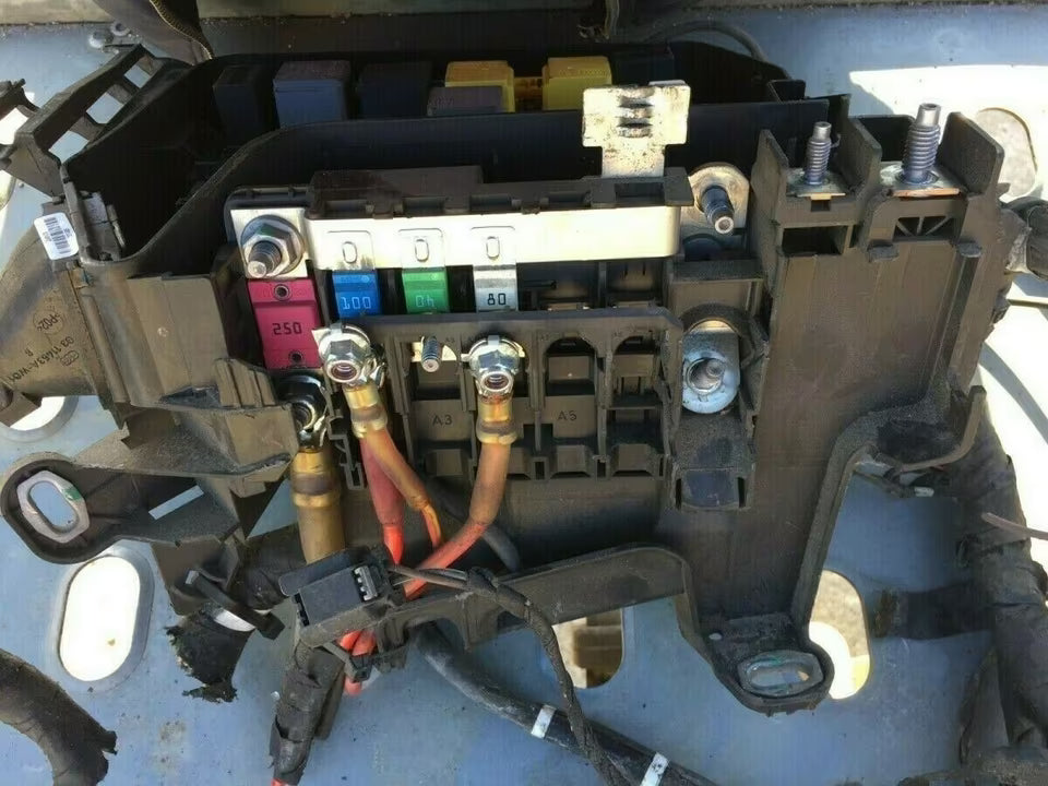 Mercedes B200 W246 Relaikasten