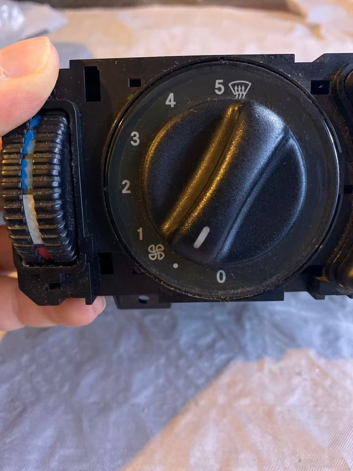 Mercedes W210 Heiz/Klimagerät 2108302085