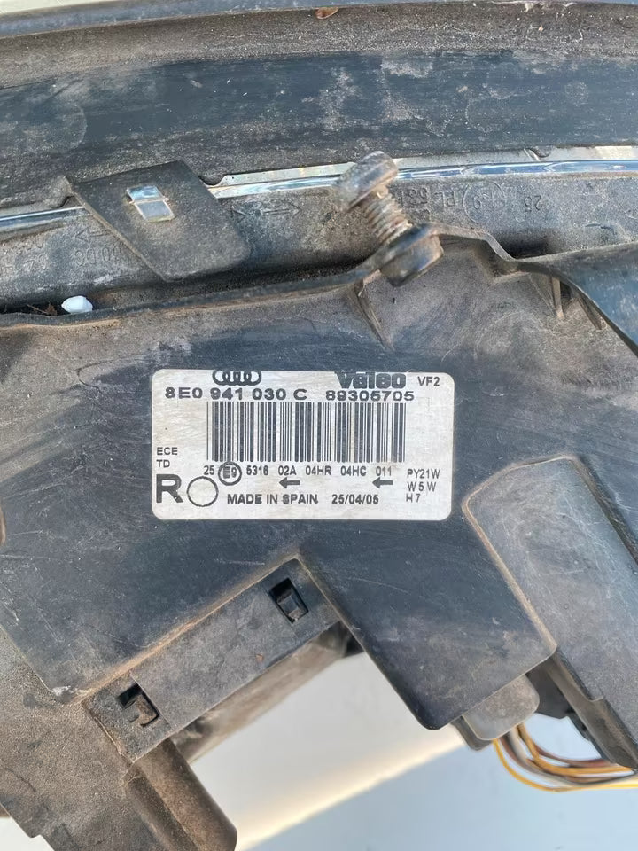 Audi A4 B6 Frontscheinwerfer Rechts 8E0941030C
