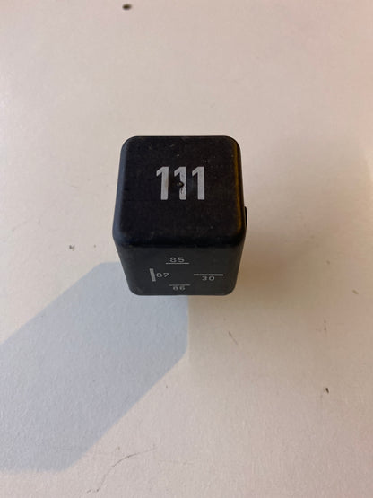 Relai 111 - 357906381B