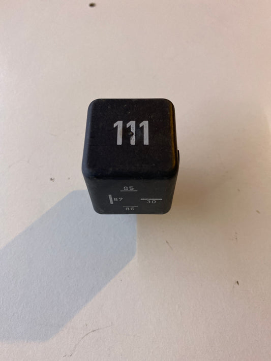 Relai 111 - 357906381B