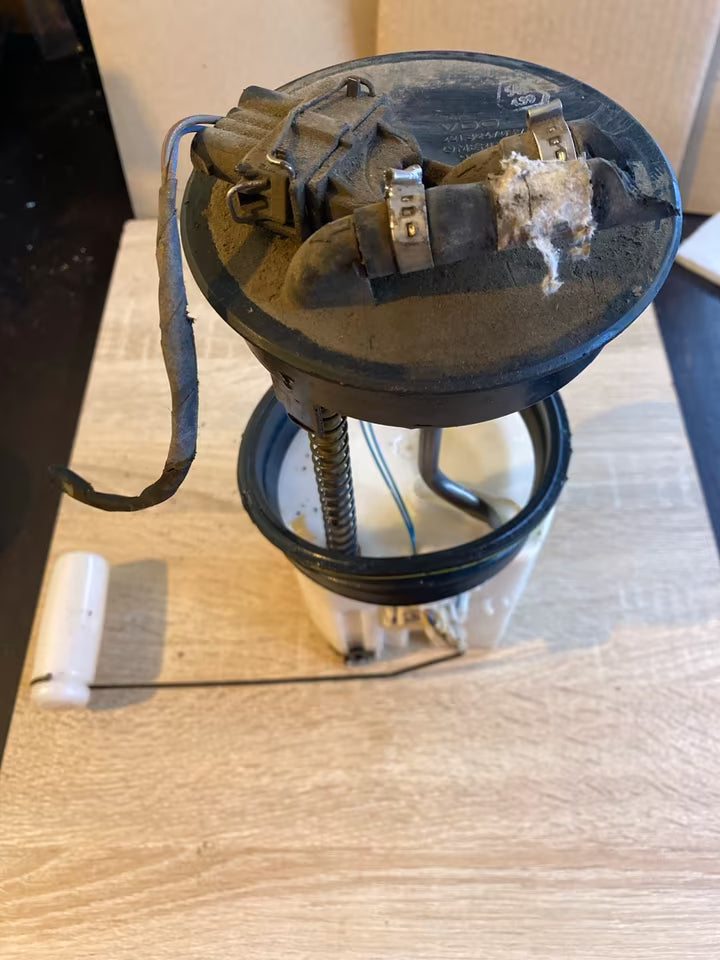 Mercedes W901 Kraftstoffgeber VDO 9015421317 95-00