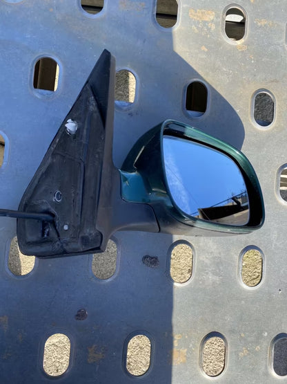 Rechter Seitenspiegel Grün