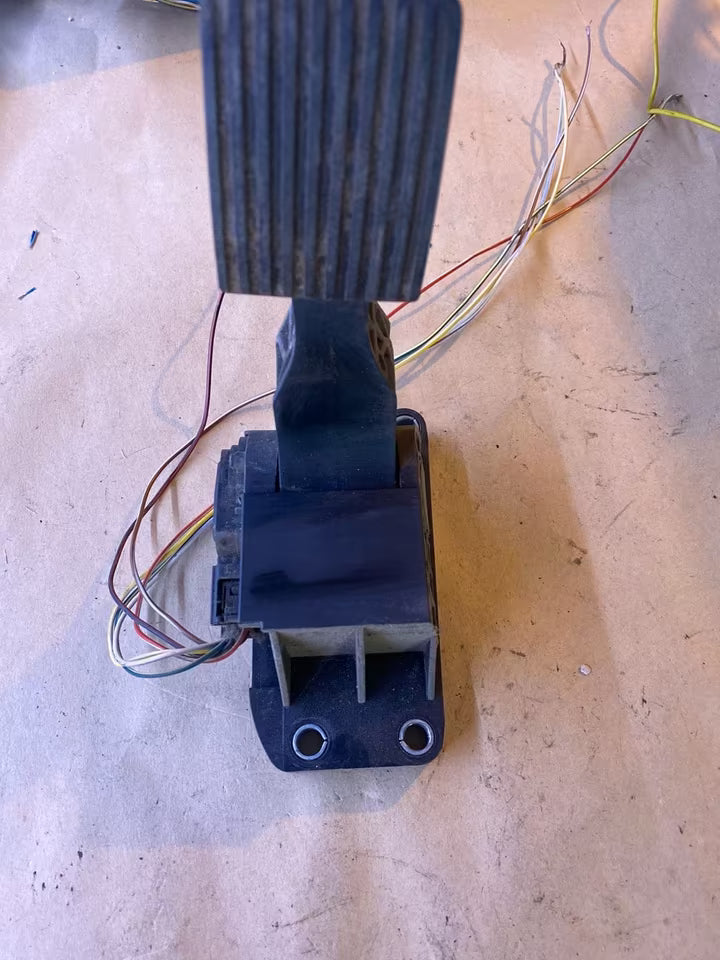 Mercedes Benz Axor Atego Gaspedal A9403000004 Fahrpedal