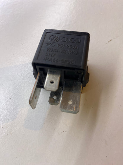 Relai Nr. 460 / 1K0951253A