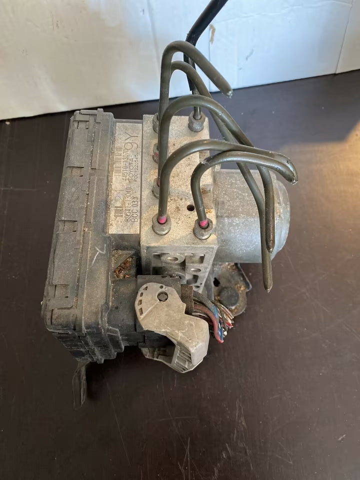 Toyota Corolla Verso E12 Hydraulikblock