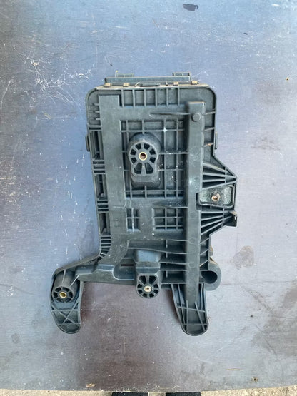VW Golf 5 Batteriehalterung 1K0915333