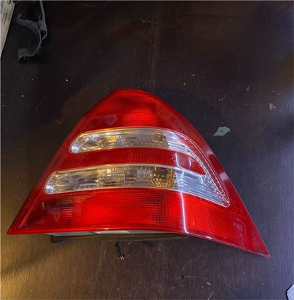 Mercedes W203 Original Rücklicht 2038200264 Rechts