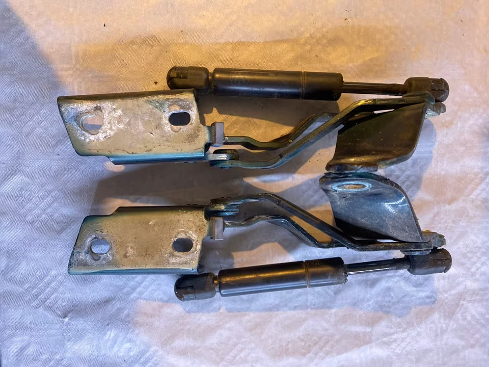 VW Golf 3/4 Cabrio Heckklappe Scharniere 1E0827301 1E0827302